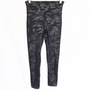Spanx Faux Leather Camo Leggings Womens Small Matte Black 23" Inseam